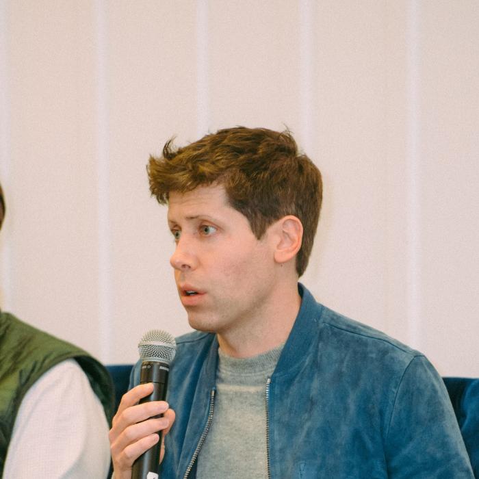 OpenAI: Sam Altman, stăpânul lumii?