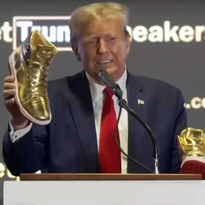 Încălţămintea sport lansată de Donald Trump în SUA, dorită de tot mai mulți cumpărători