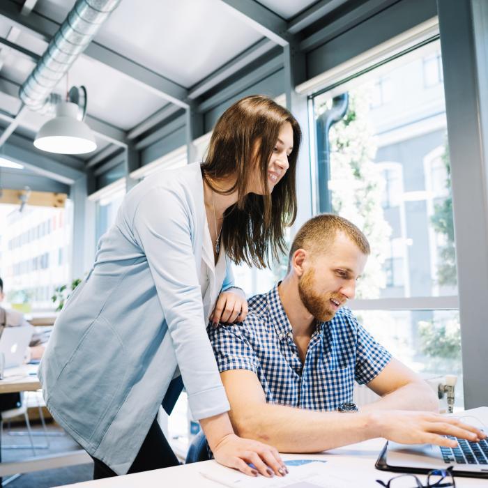 În România, mai mulți bărbați lucrează part-time decât femeile