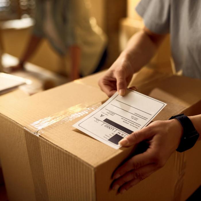 UE ar putea sancționa AliExpress pentru vânzări ilegale