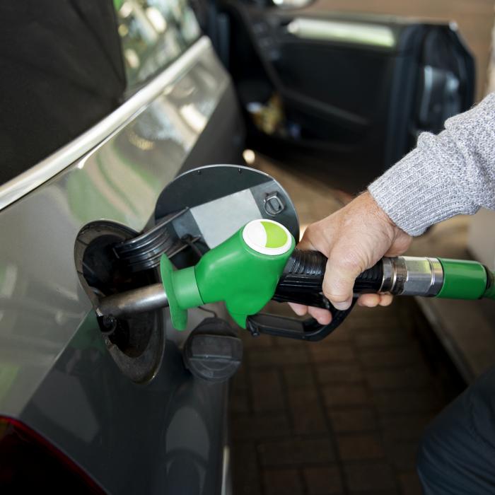 Prețuri de weekend la benzină și motorină. Cât costă carburanții astăzi, 16 martie  