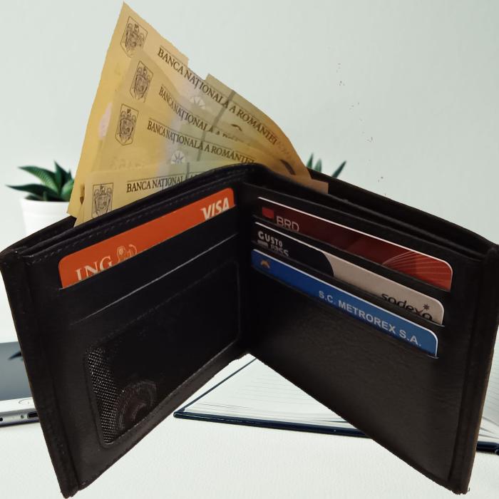 Educaţie financiară pentru tineri, adulţi şi seniori, cu profesorul Adrian Mitroi