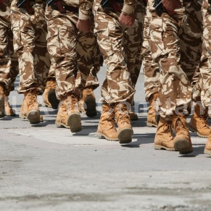 Salarii mai mari și avantaje suplimentare pentru militari și polițiști