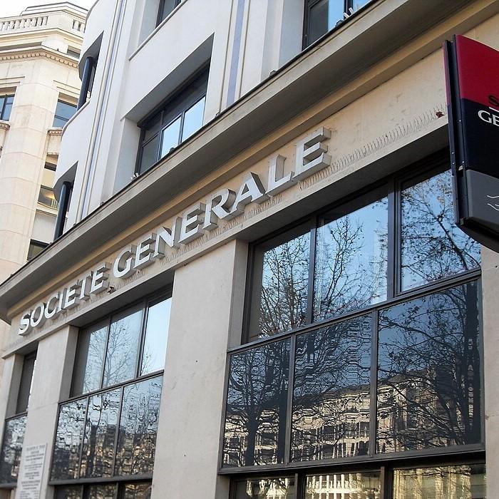 Analiștii fac curățenia de primăvară printre băncile franceze cotate