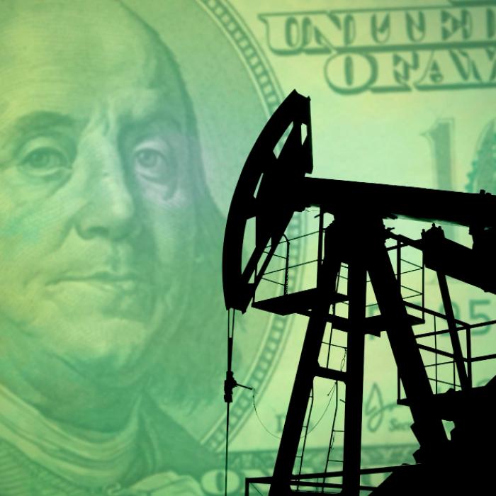 Prețul petrolului a înregistrat un nou record pe fondul atacului din Damasc