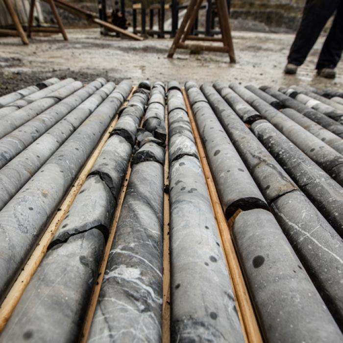 Academia Română: Reactivarea industriei extractive, o necesitate. România are resurse şi rezerve minerale şi energetice considerabile