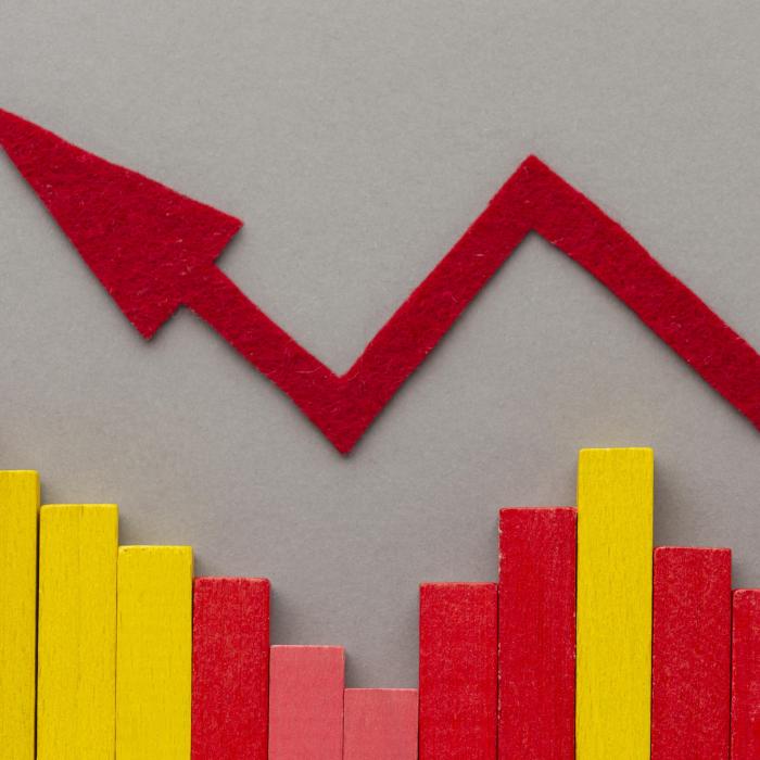 Petrolul stă la pândă în așteptarea unui posibil atac al Iranului 