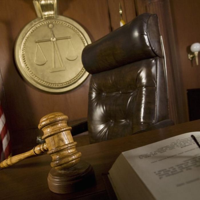 Demnitarii români vor plăti sume uriașe dacă nu vor apăra România în litigiile internaționale