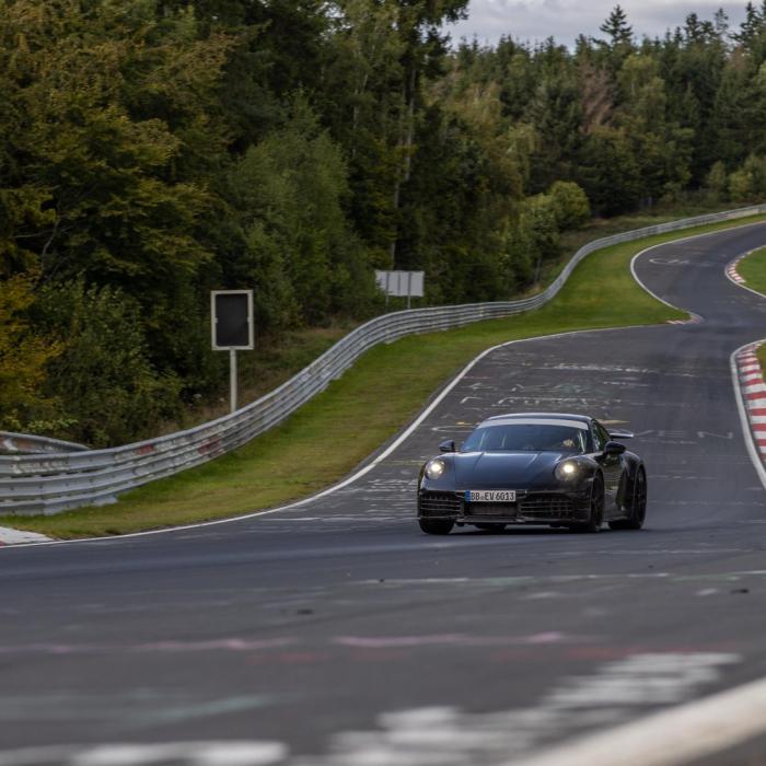 Porsche transformă cunoscutul model 911 într-un hibrid. Când va fi lansat