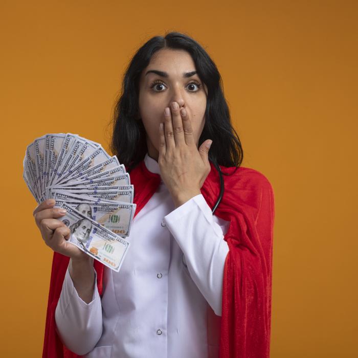 Companiile care oferă angajaților prime echivalente cu opt salarii