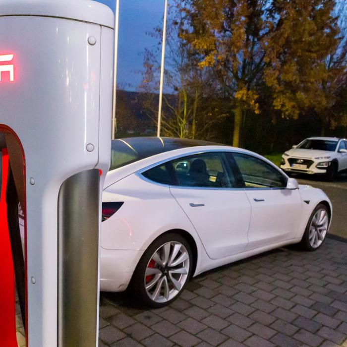 Vânzările Tesla, declin puternic în Europa