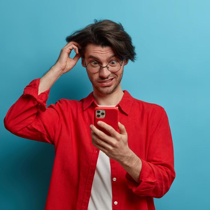 Aplicația care citește mesajele vocale chiar și când telefonul este blocat