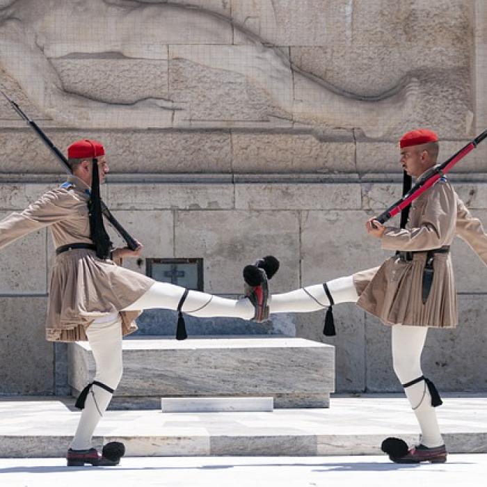 Grecia vrea să vândă porturi, servicii publice, proprietăți