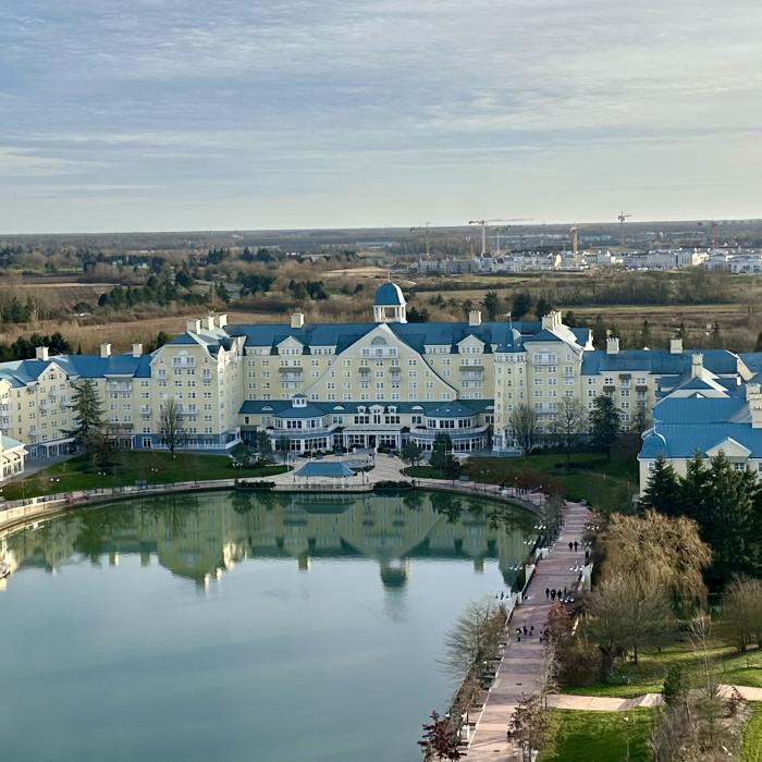 Disneyland Paris primește o amendă de 400.000 de euro