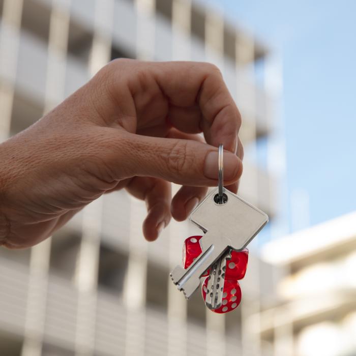 Ce putem face dacă un dezvoltator imobiliar ne impune un anumit notar atunci când cumpărăm un apartament