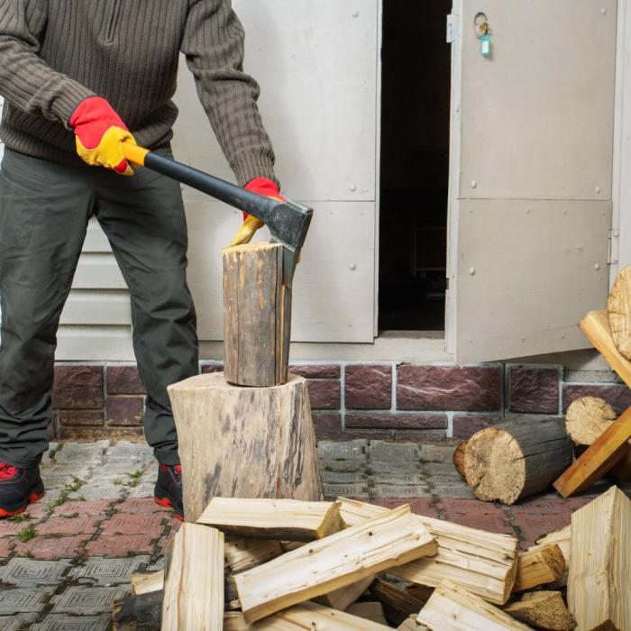 Lemnul de foc, mai scump cu 20% în județele montane