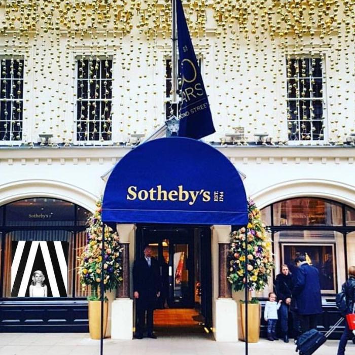 Unic și misterios: Un colier cu diamante scos la licitație