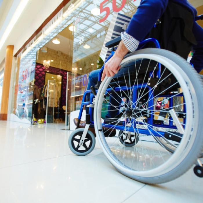 Noutăți pentru persoanele cu handicap: Acces mai facil la transportul gratuit