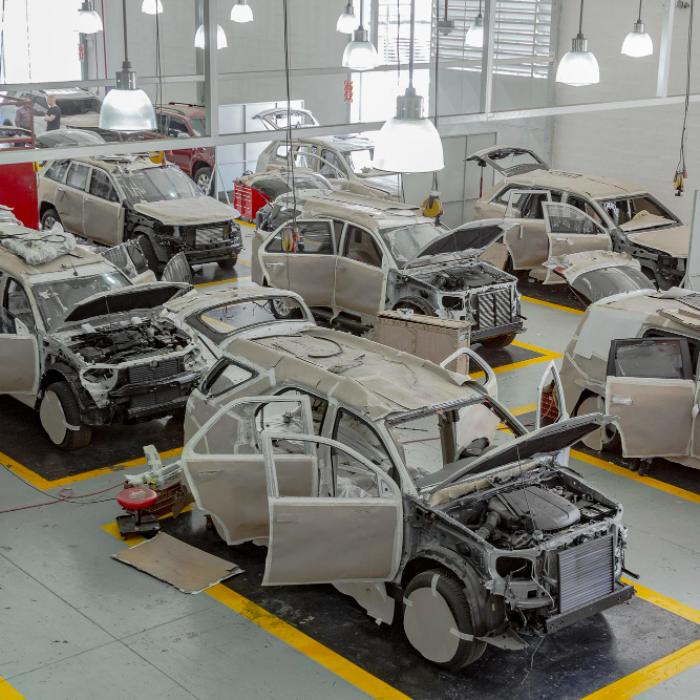 Beijingul răspunde la decizia UE de a impune tarfie pe importurile de mașini electrice din China