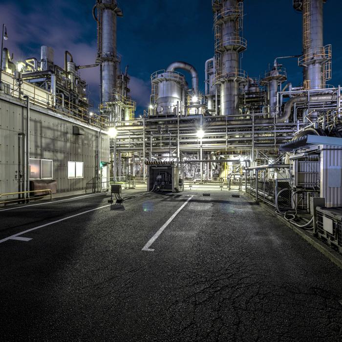 Prețul petrolului a crescut, aurul, tot mai departe de recordul absolut