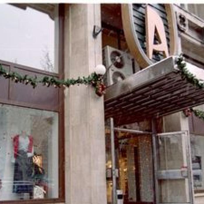 Fostul magazin Eva din Capitală, vândut unui investitor local