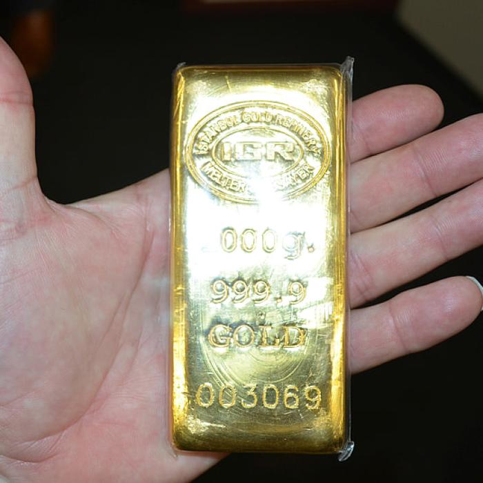 De ce este bine să investești acum în aur