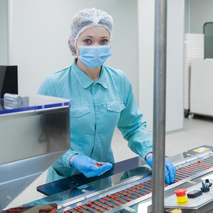 Taxele lui Trump vor îngenunchia industriile auto și farma din Europa