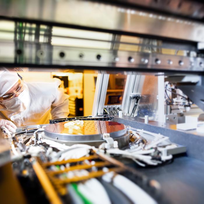 Clinatec, laboratorul francez care sfidează Neuralink, startup-ul lui Elon Musk