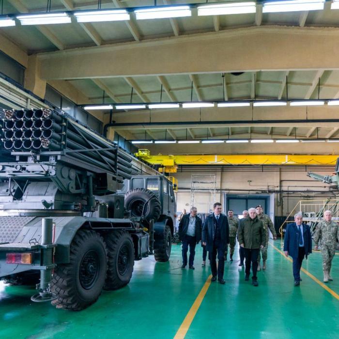 Strategia 2024-2030: Guvernul anunță revitalizarea industriei de apărare, dar cine repară distrugerile trecute?