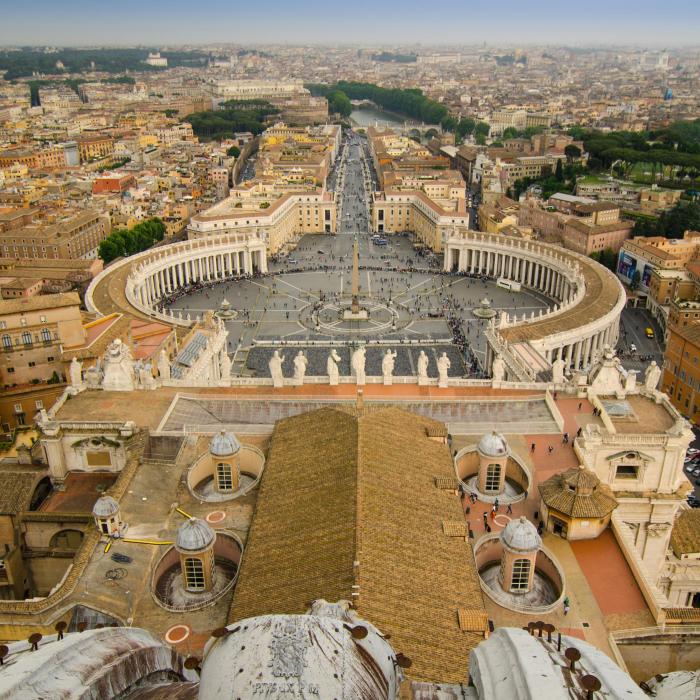 Vaticanul a prezentat noul papamobil decapotabil