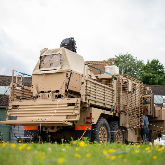 Armata britanică a testat cu succes o armă laser împotriva dronelor