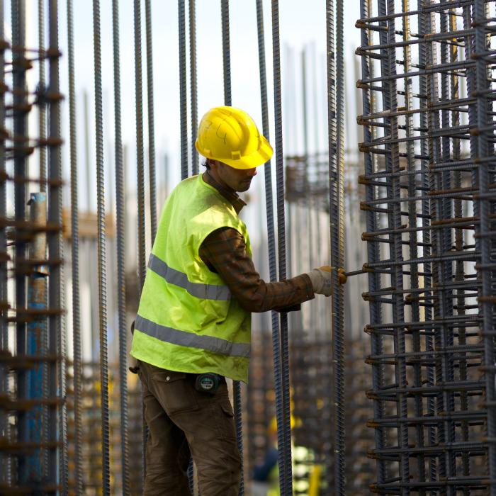 Criză acută de muncitori în construcţii, în Marea Britanie. Planurile autorităţilor, în pericol