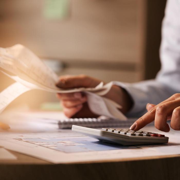 Grecia: Sprijin pentru cetățeni. Se elimină unele taxe și comisioane