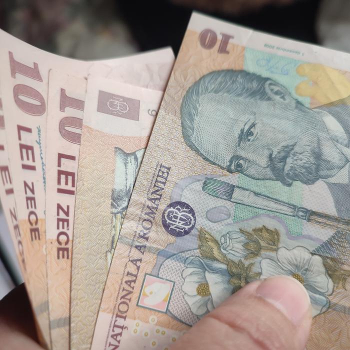 Vești bune pentru români! Salarii, pensii și alocații majorate din ianuarie 2025