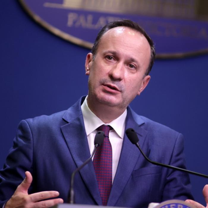 Adrian Câciu: Nu avem downgrade de rating! Terminați cu minciunile!