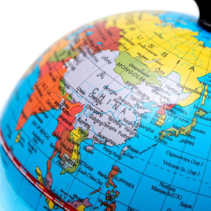 China se ceartă cu SUA, dar vrea să câștige prietenia UE