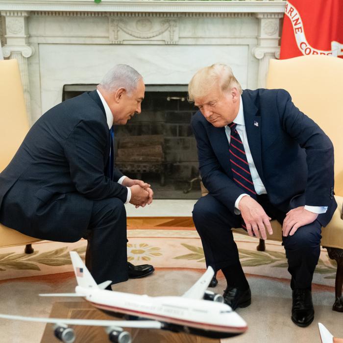Trump vrea să „cumpere” Gaza și să o transforme în stațiune de lux, planul care dă lumea peste cap!