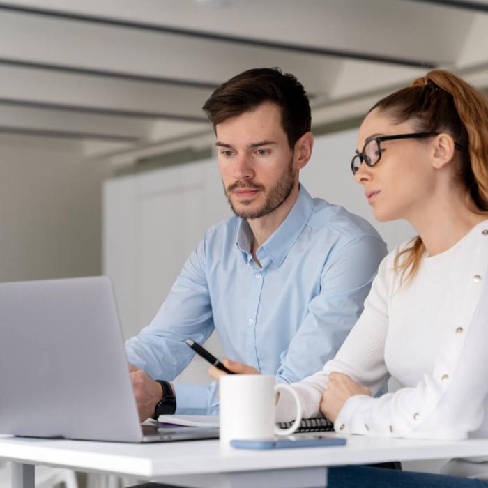 Gestionarea reținerilor salariale, simplificată cu un soft de payroll