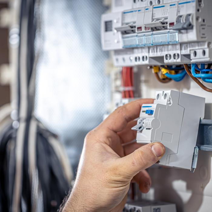 Consumul de energie electrică a scăzut în ianuarie 2025