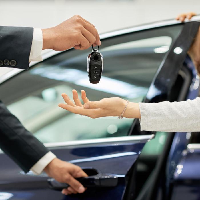 Serviciile de închirieri auto: O soluție perfectă pentru vacanțe și călătorii de afaceri