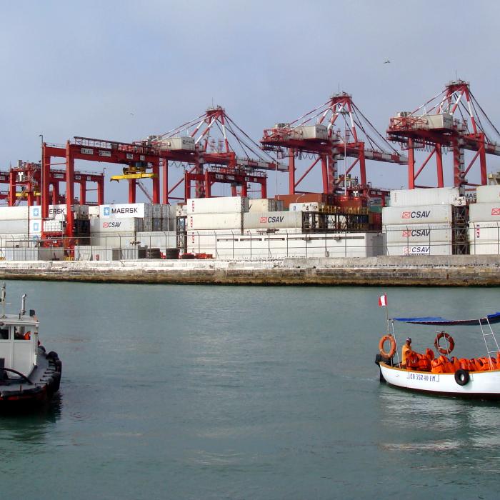 Asaltul valurilor dezlănțuite: Porturile din Pacific adoptă măsuri de urgență