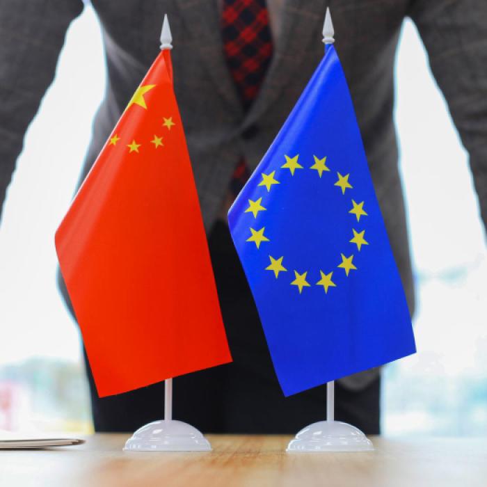 Întâlnire strategică la Beijing: UE și China caută un armistițiu economic în mijlocul disputelor comerciale
