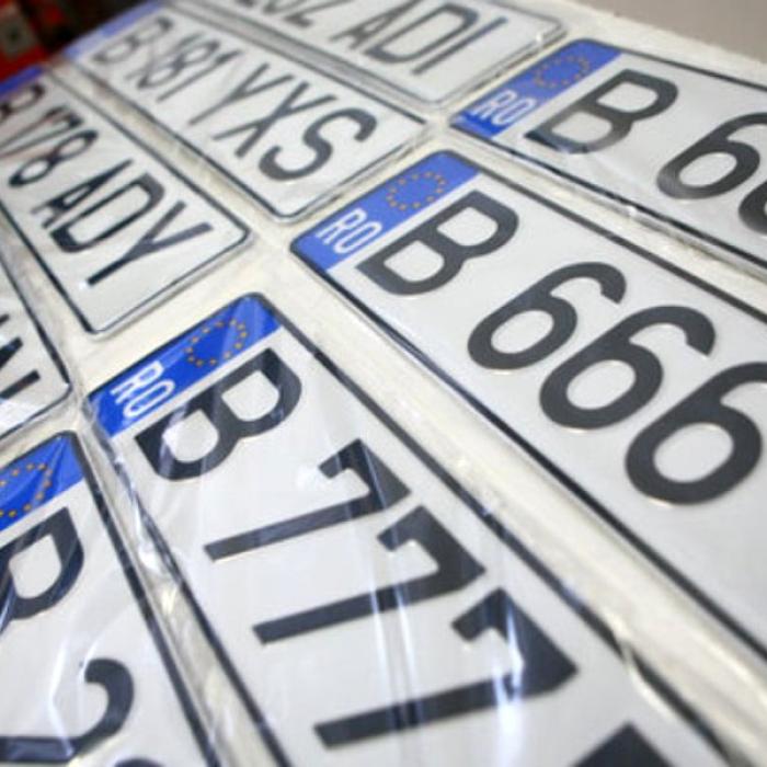Plăcuțele auto vor avea tarife noi. Iată când intră în vigoare