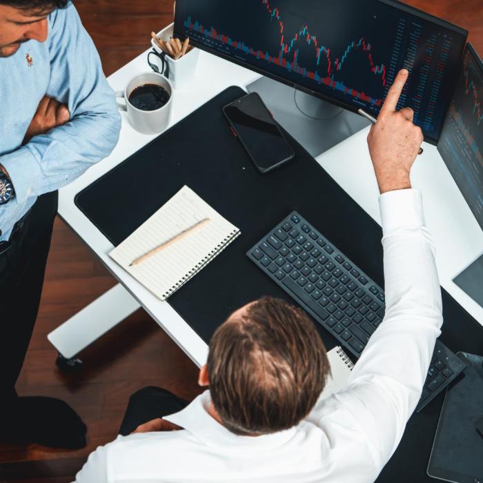 Prăbușirea tăcută a Americii: Investitorii fug și de obligațiuni, și de dolari!