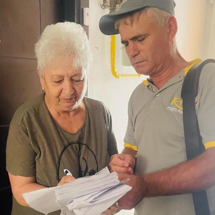 Poşta Română anunţă că a finalizat distribuirea pensiilor, a alocaţiilor şi indemnizaţiilor pe aprilie