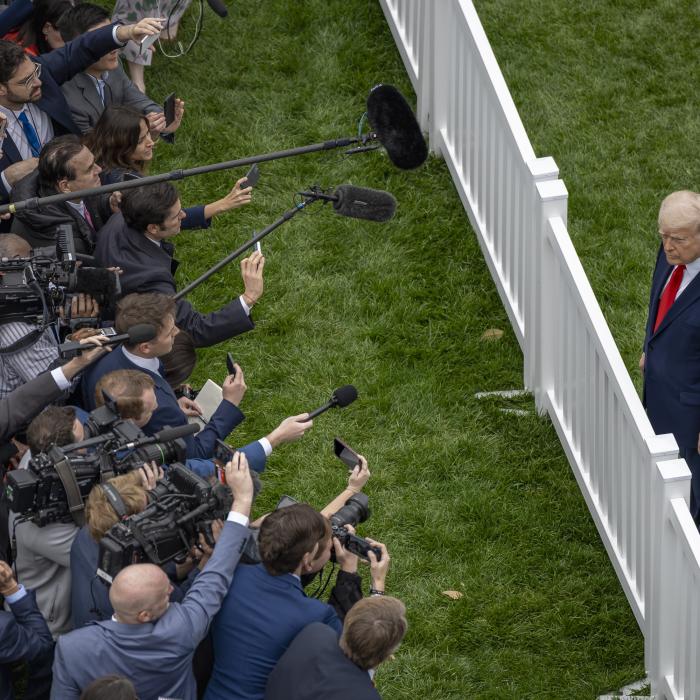 La 100 de zile de guvernare, Trump pierde încrederea americanilor