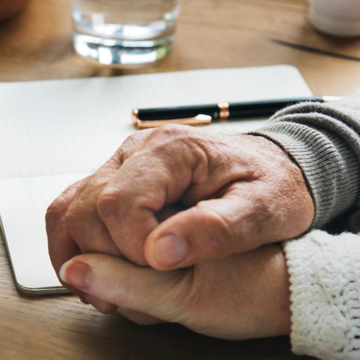 Legea care scapă pensionarii de datorii a fost modificată: Ce s-a schimbat şi cine NU beneficiază de această facilitate