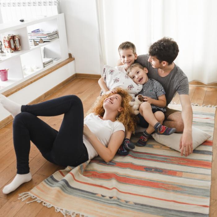 Răspuns la criza demografică: Statul vrea să plătească până la 100% din dobânzile la credite pentru familiile cu copii