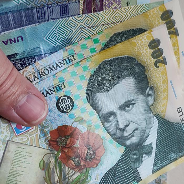 BNR nu mișcă dobânda, dar piețele fierb: ce urmează pentru credite și economii