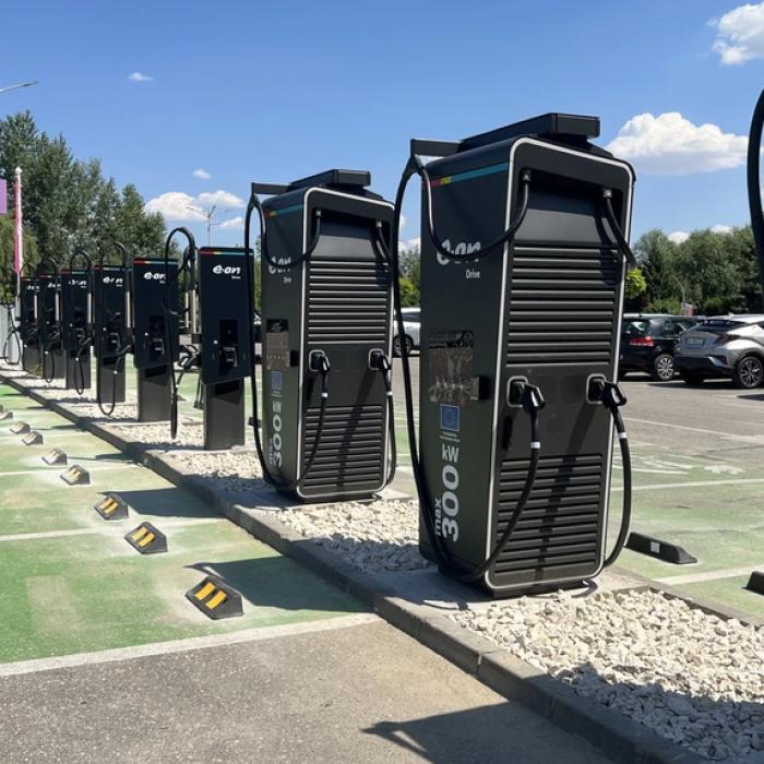 Cel mai mare hub de încărcare a maşinilor electrice din România, inaugurat la Pitești